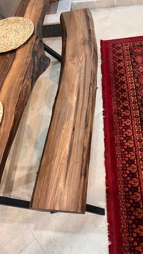 میز غذاخوری شش نفره و یک عدد نیمکت روستیک چوب گردو